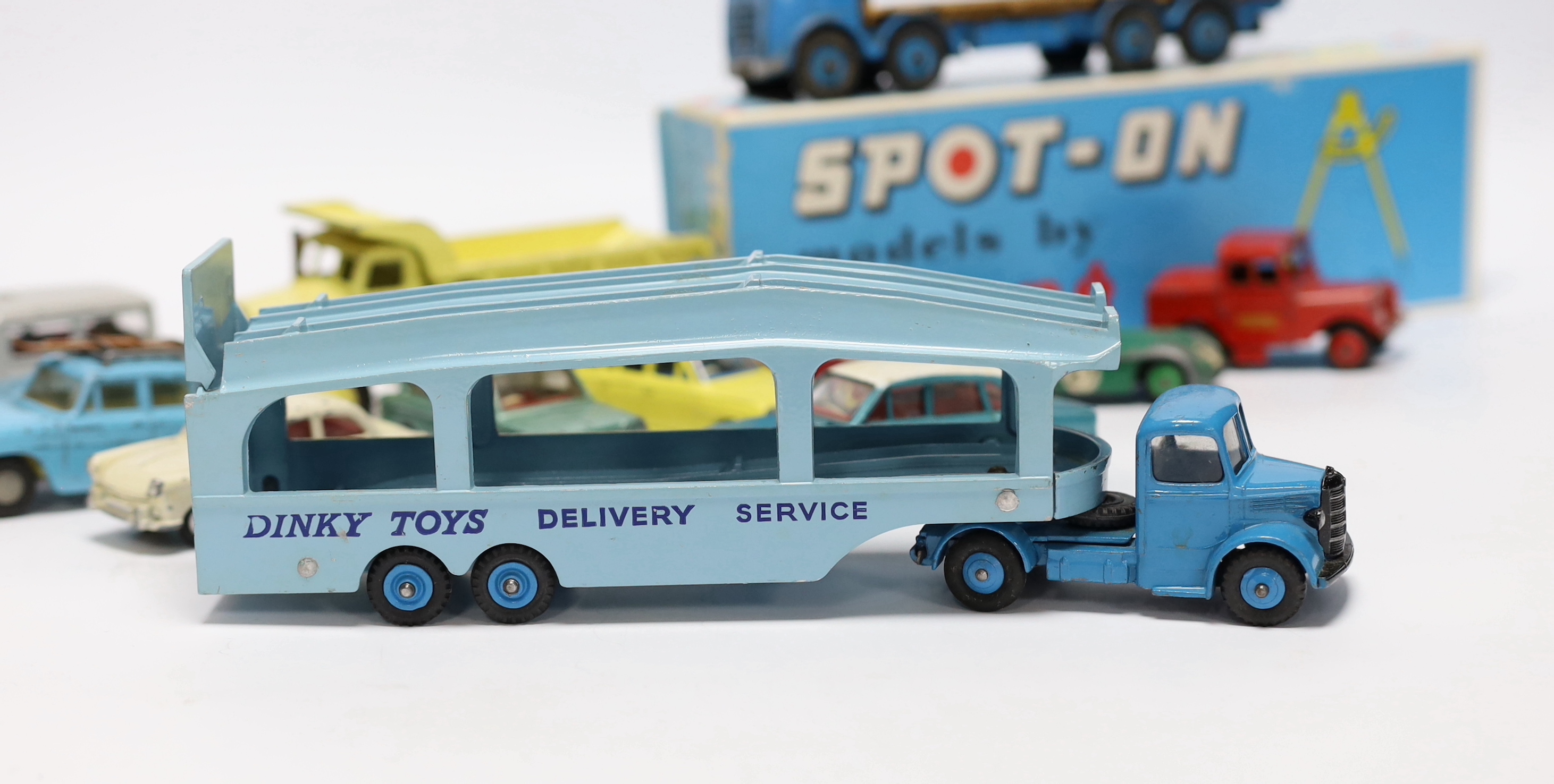 A quantity of Dinky Toys and Tri-ang Spot-On die cast vehicles (14)